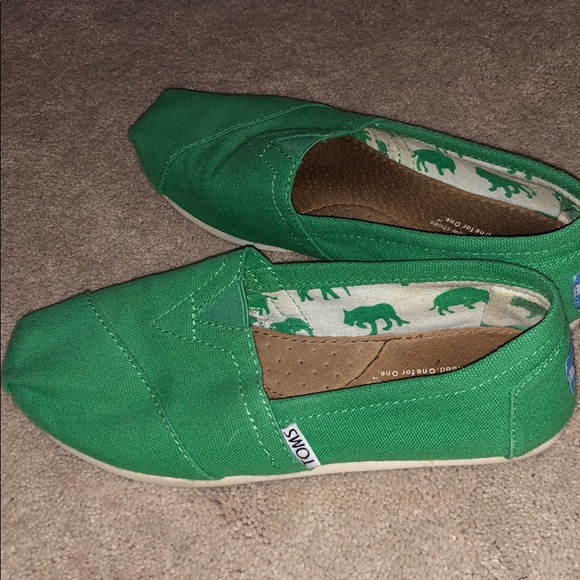 green toms shoes